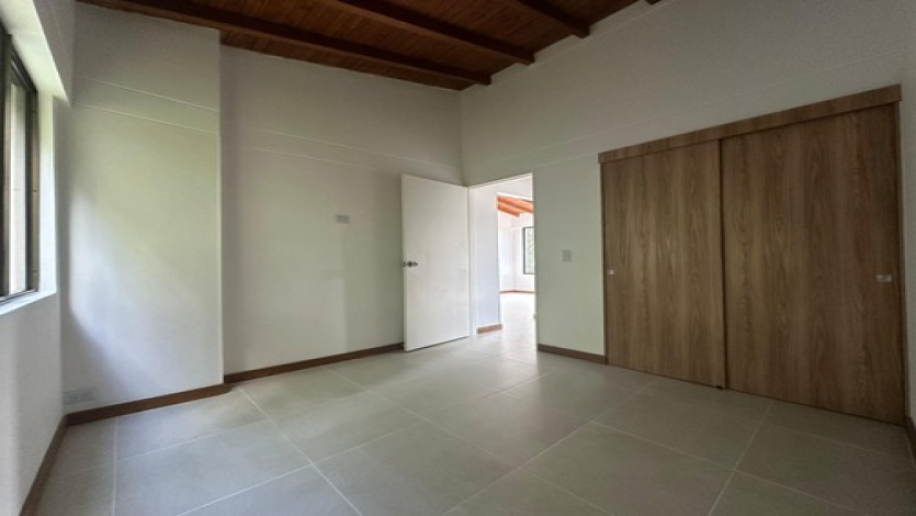 4 Bedrooms Bedrooms, ,2 BathroomsBathrooms,Apartment,For Sale,1186