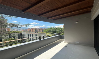 4 Bedrooms Bedrooms, ,2 BathroomsBathrooms,Apartment,For Sale,1186