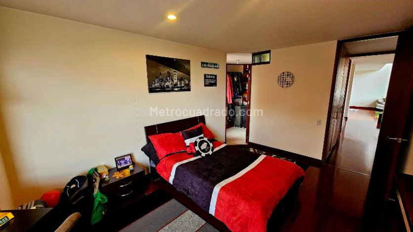 3 Bedrooms Bedrooms, ,6 BathroomsBathrooms,Apartment,For Sale,1209