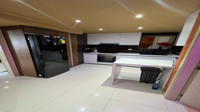 3 Bedrooms Bedrooms, ,4 BathroomsBathrooms,Apartment,For Sale,1234