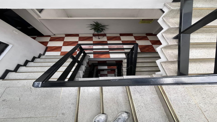 Building,For Sale,1235