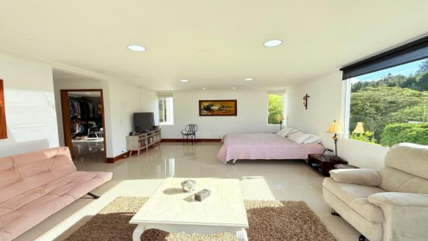 House,For Sale,1236